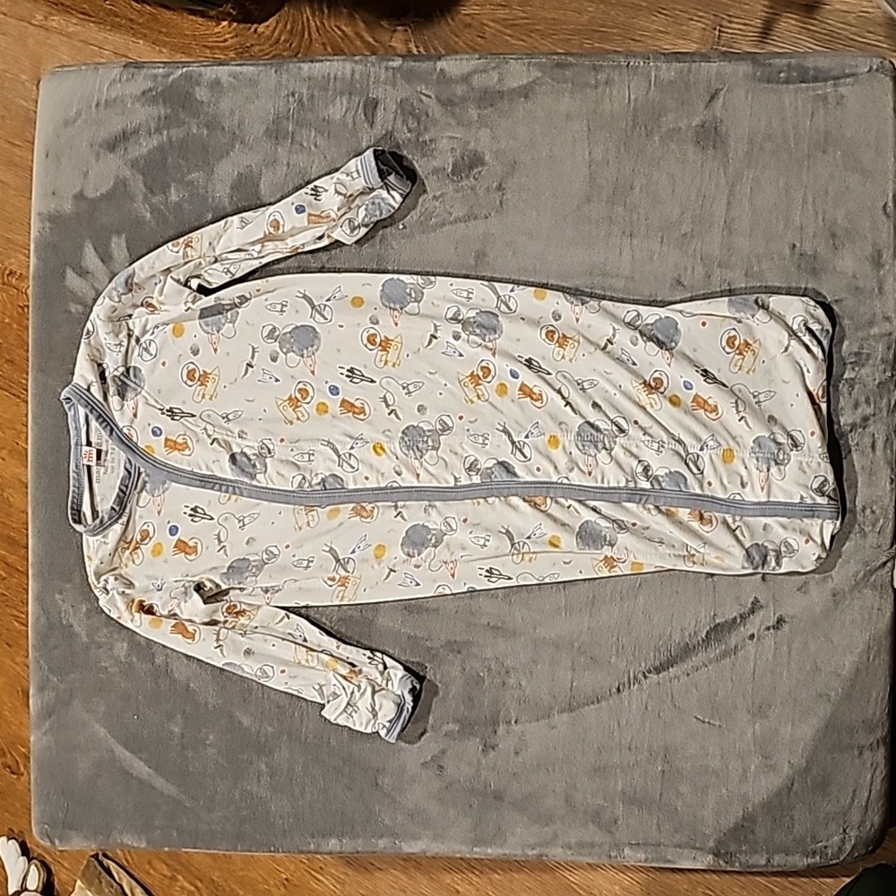 Magnetic Me Newborn Gown